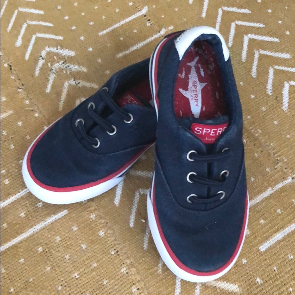 Boy sperrys